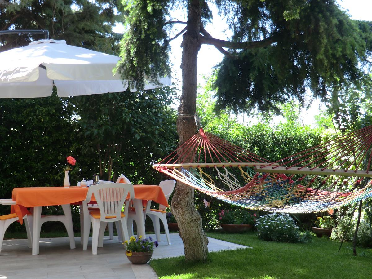 Il Giardino Di Alisa Panzió Tivoli Kültér fotó